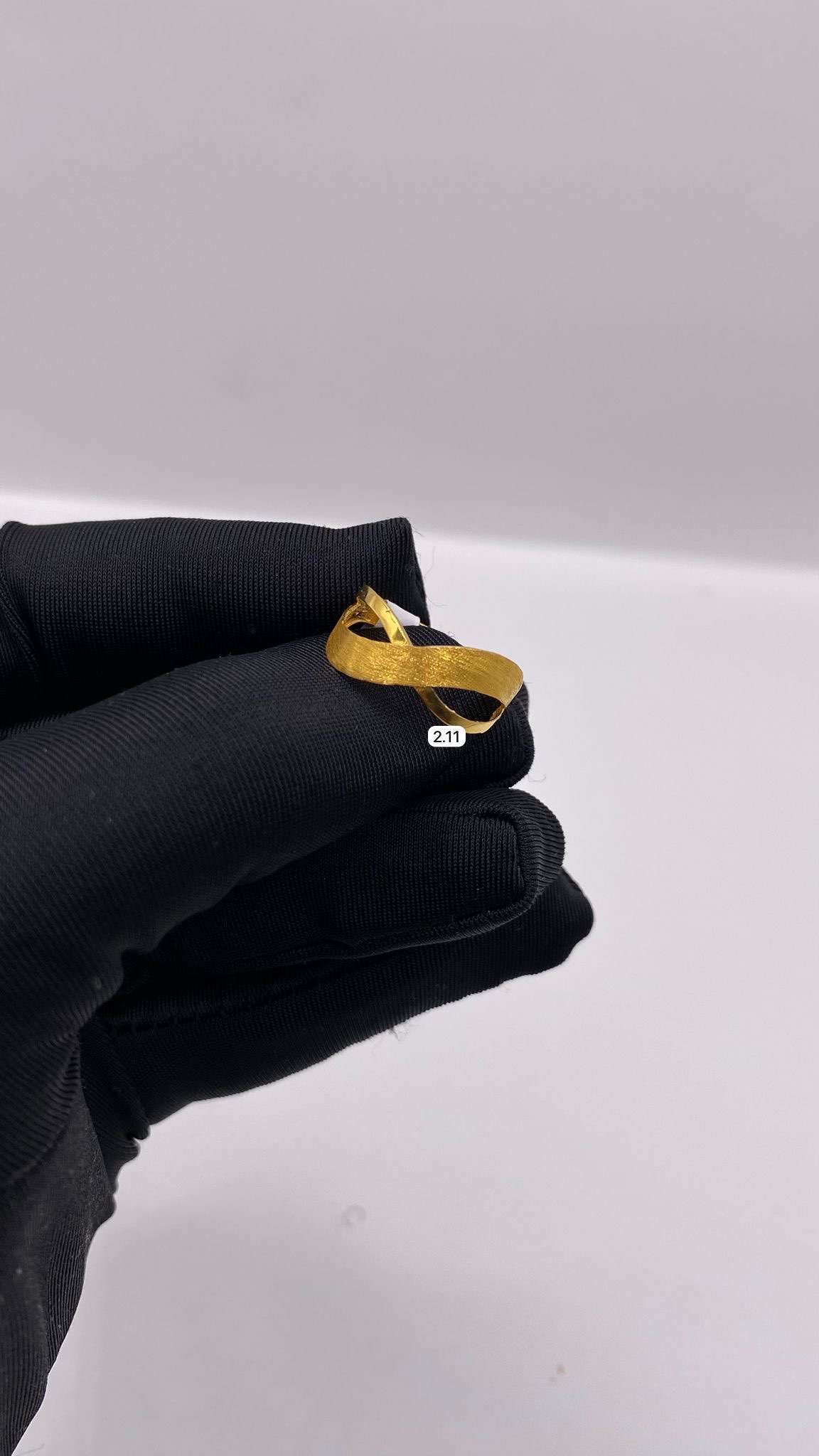 21K Twisted Ribbon Ring