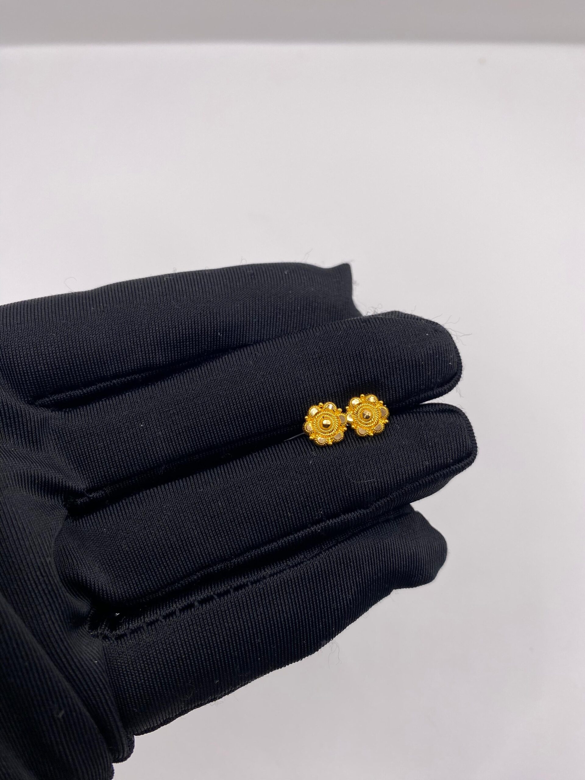 22K Classic Floral Stud Earrings